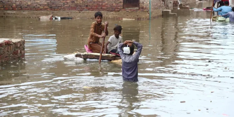 عام 2025.. أعاصير وفيضانات وحرائق وخسائر بمليارات الدولارات