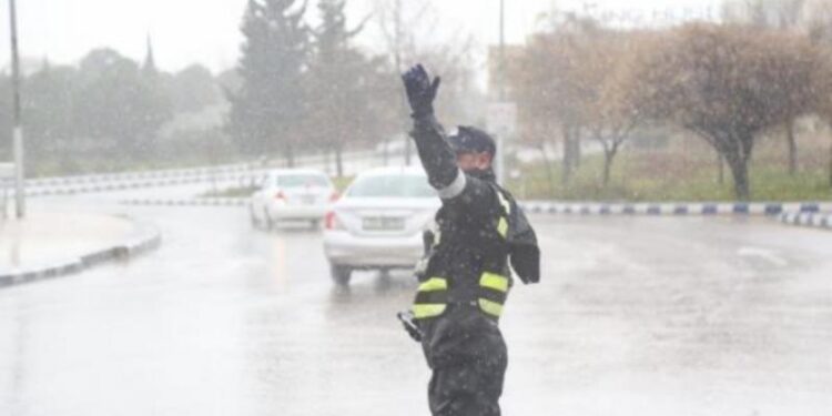 مديرية الأمن العام تحذر من المنخفض الجوي المتوقع