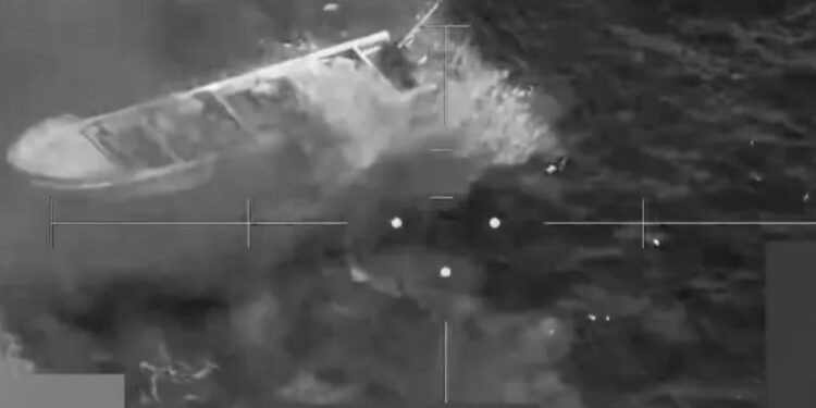 4 قتلى في ضربة أميركية على سفينة في الهادئ وفنزويلا تطلب اجتماعا لمجلس الأمن