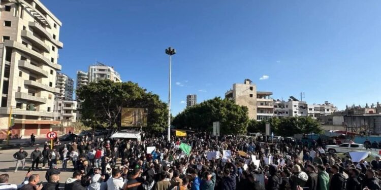 قتلى وعشرات المصابين خلال اشتباكات ومظاهرات في اللاذقية