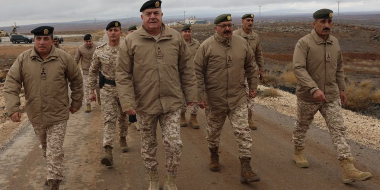 الحنيطي: إسناد جوي وناري فاعل لحماية الحدود وتدمير الأهداف المعادية