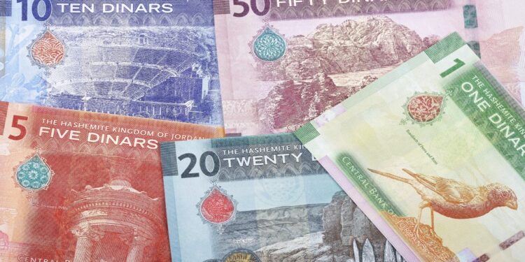 344 شكوى عمالية ضد منشآت لم تلتزم بالحد الأدنى للأجور