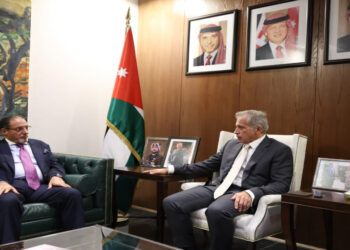رئيس الوزراء يلتقي ممثّلين عن مجموعة ماج القابضة