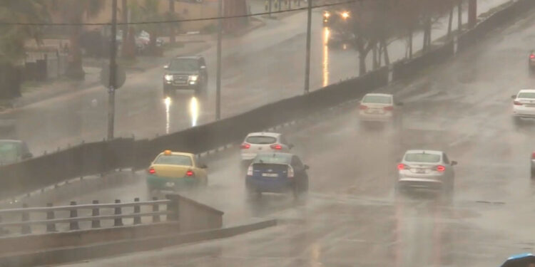 إدارة السير تجدد تحذيراتها بالتزامن مع تعمق تأثير المنخفض الجوي