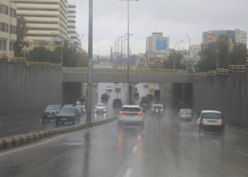 طقس بارد وأمطار غزيرة: تفاصيل المنخفض الجوي الذي يؤثر على الأردن