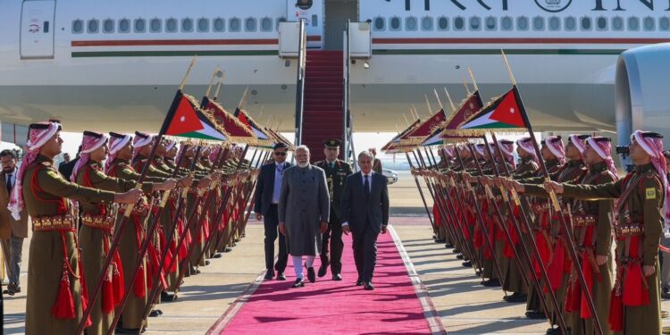 رئيس وزراء الهند: الزيارة إلى الأردن ستعزز العلاقات الثنائية بين بلدينا