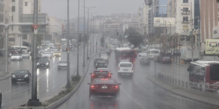 الدوريات الخارجية: جميع الطرق سالكة رغم الامطار