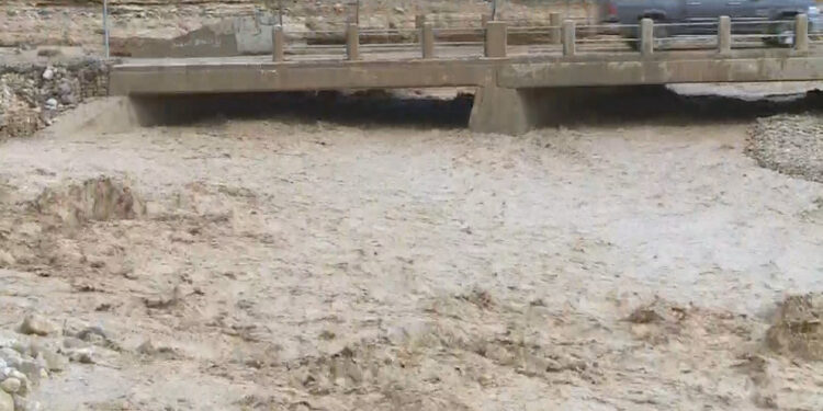 الإدارة المحلية: منع ترخيص أبنية داخل حرم الأودية