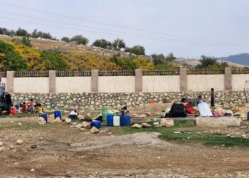 محافظ جرش يجلي 7 عائلات احترازيا