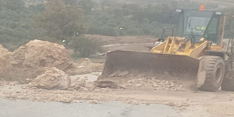 بلدية الكرك: إغلاق عدد من الطرق بسبب الهطول المطري الكثيف