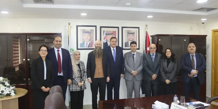 طوقان للسفير الأميركي : البرنامج النووي الأردني شامل ومتكامل