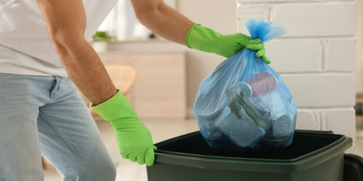 دعم واسع للبرنامج التنفيذي لمكافحة الإلقاء العشوائي للنفايات في المحافظات