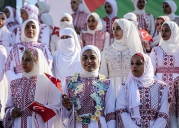 زفاف جماعي في غزة لـ200 عريس وعروس رغم الحصار والدمار