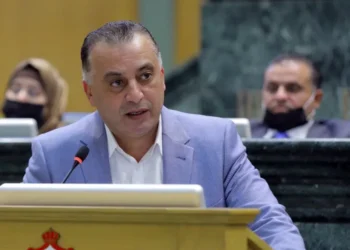 النائب الظهراوي: حرام أن يعمل المتقاعدون بصف السيارات أمام المولات