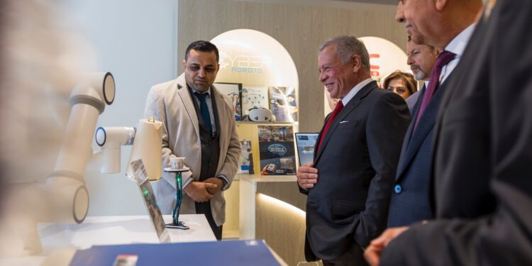 الملك يحضر في غرفة صناعة عمان فعالية استعرضت إنجازات القطاع الصناعي لعام 2025