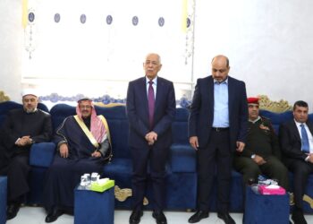 مندوبا عن الملك وولي العهد.. العيسوي يعزي عشيرة الخريشا