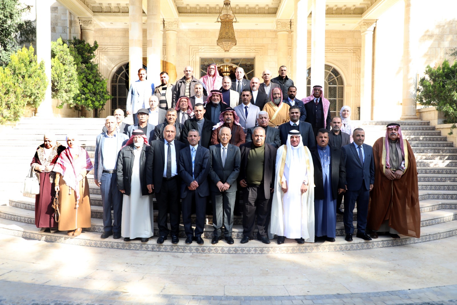 العيسوي يلتقي فعاليات شعبية