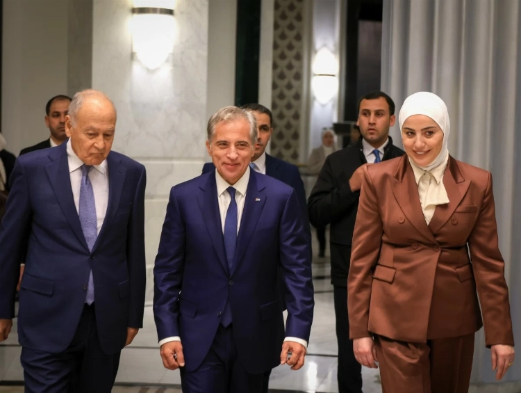 رئيس الوزراء يلتقي الأمين العام لجامعة الدول العربية