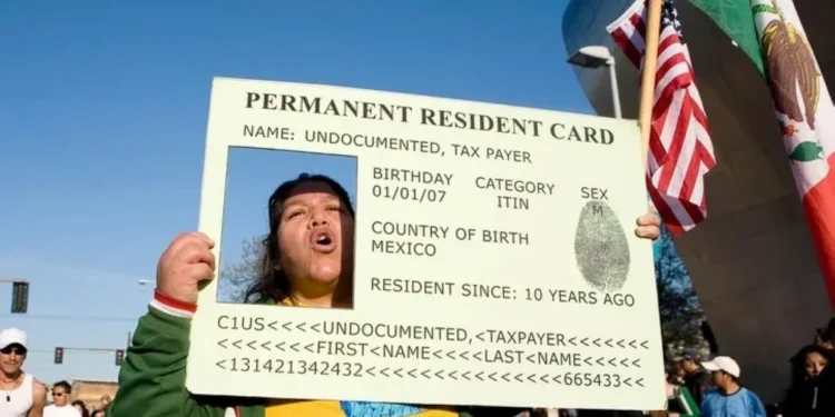 صدمة للملايين.. ترامب يوقف قرعة الهجرة