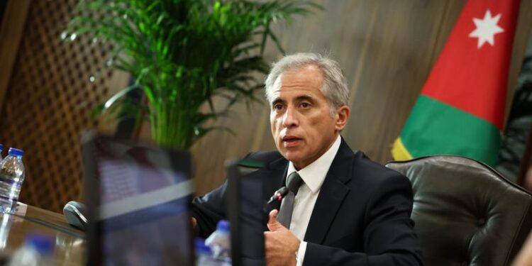 رئيس الوزراء يؤكد أهمية تعزيز التنسيق لدعم الدور الاقتصادي للبعثات الدبلوماسية