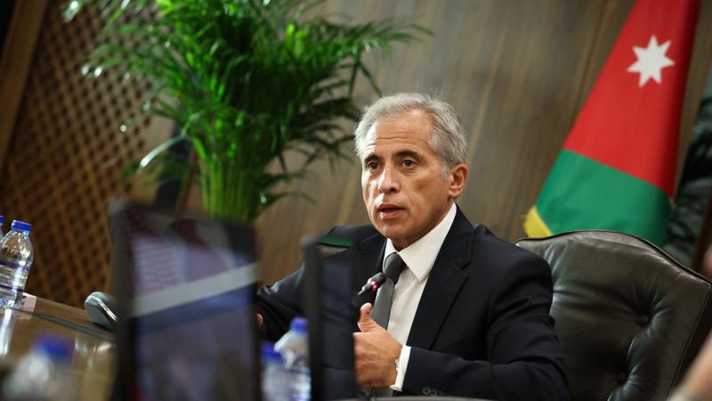 رئيس الوزراء يؤكد أهمية تعزيز التنسيق لدعم الدور الاقتصادي للبعثات الدبلوماسية