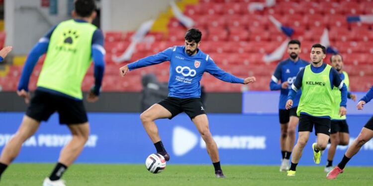 مباراة صعبة.. القريني يحدد ملامح مواجهة النشامى والإمارات