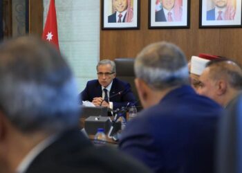 حسان يوجه بإنفاذ القانون وتطبيقه بحق المخالفين الذين يلقون النفايات عشوائيا