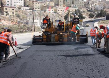 أمانة عمّان تعبّد 2.8 مليون متر مربع من الشوارع