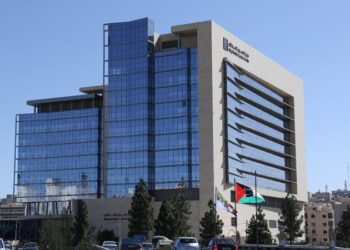 عبر سند.. إطلاق بطاقات التأمين الحكومي للعلاج في مركز الحسين للسرطان