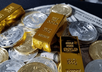 الذهب والفضة يتراجعان عن ذروة قياسية