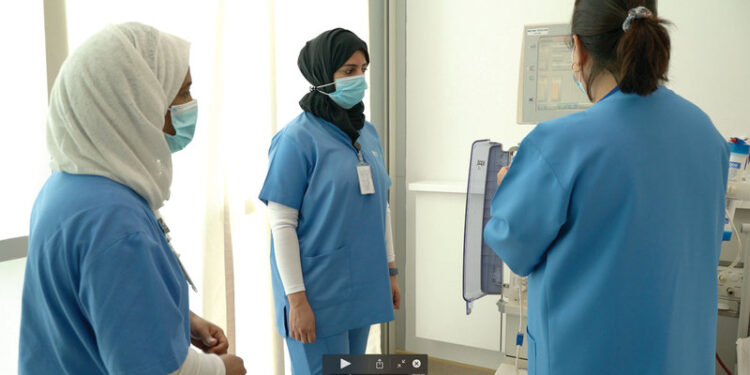 بحث استحداث مركز وطني لتدريب وتأهيل الكوادر التمريضية للعمل خارج الأردن