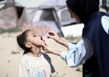 إسرائيل تسحب تصاريح منظمات إنسانية لمنعها من العمل بالضفة الغربية وغزة