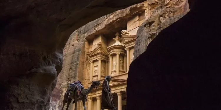 7.2 مليار دولار الدخل السياحي للأردن حتى نهاية الشهر الماضي بارتفاع 7%