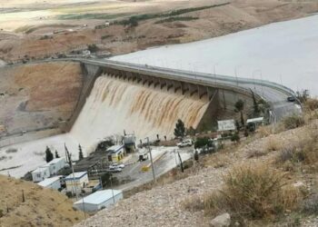 الانتهاء من عملية إغلاق بوابات سد الموجب