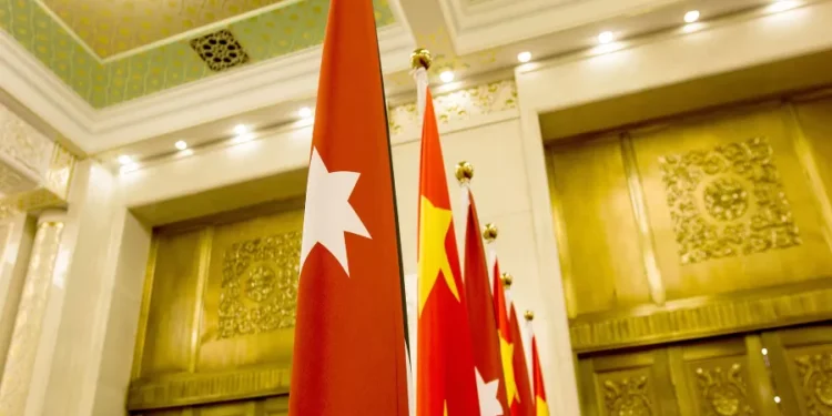 بحث إعادة تفعيل خط طيران مباشر بين الأردن والصين