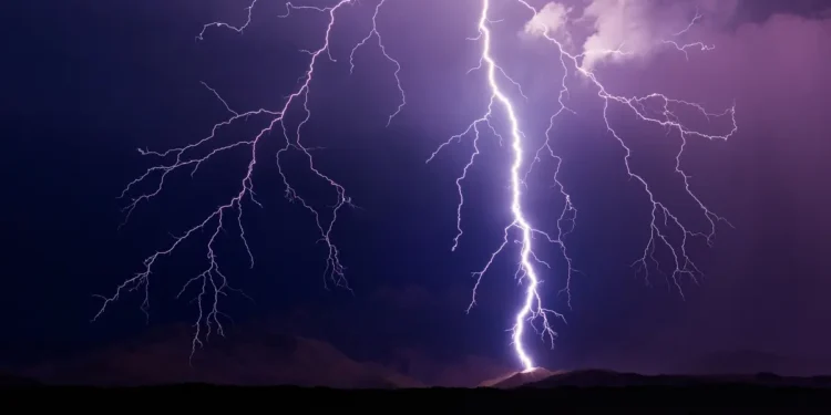 الأرصاد تحذّر من خطر تشكّل السيول واحتمالية حدوث عواصف رعدية