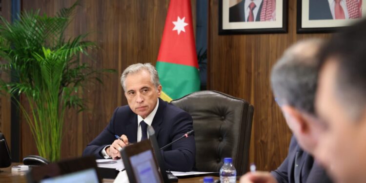 حسان يوجه الوزارات والجهات المختصة لمعالجة الأضرار التي تسببت بها الأحوال الجوية