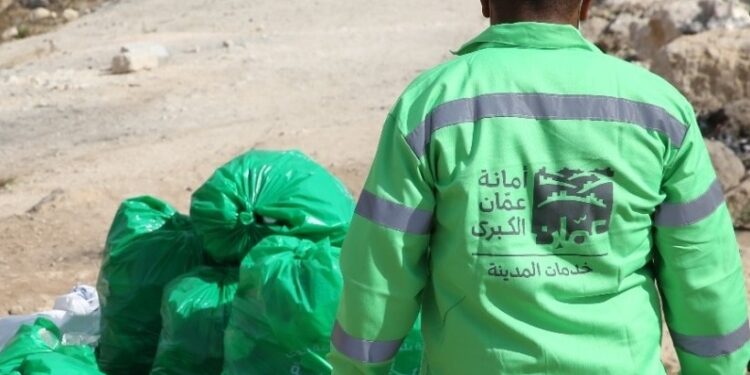 امانة عمان: إجراءات قانونية بحق متسولين ينتحلون شخصية عمال الوطن