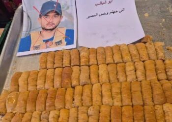 توزيع الحلوى في قطاع غزة ولبنان احتفالا بمقتل ياسر أبو شباب