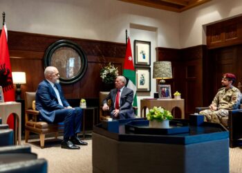 الملك يستقبل رئيس وزراء ألبانيا في قصر الحسينية