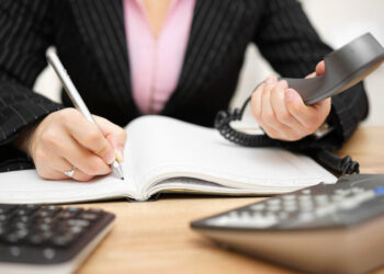 بني ملحم: سكرتيرة في هيئة حكومية راتبها 4 آلاف دينار