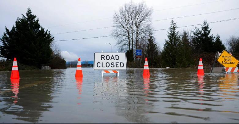 إعلان الطوارئ في لوس أنجلوس الأميركية خشية وقوع فيضانات خطيرة
