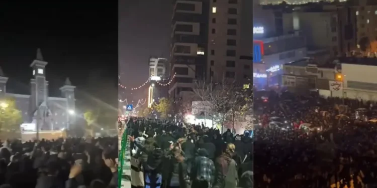 ترامب يؤكد للمتظاهرين الإيرانيين أن المساعدة في طريقها إليهم