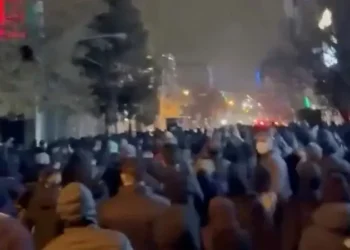 مصدر من الصحة الإيرانية يقر: 30 ألفاً قتلوا في الاحتجاجات