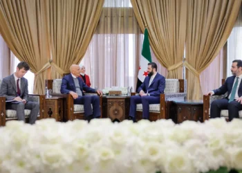 الشرع يوقع اتفاقا لوقف إطلاق النار مع قسد ودمجها بالجيش السوري