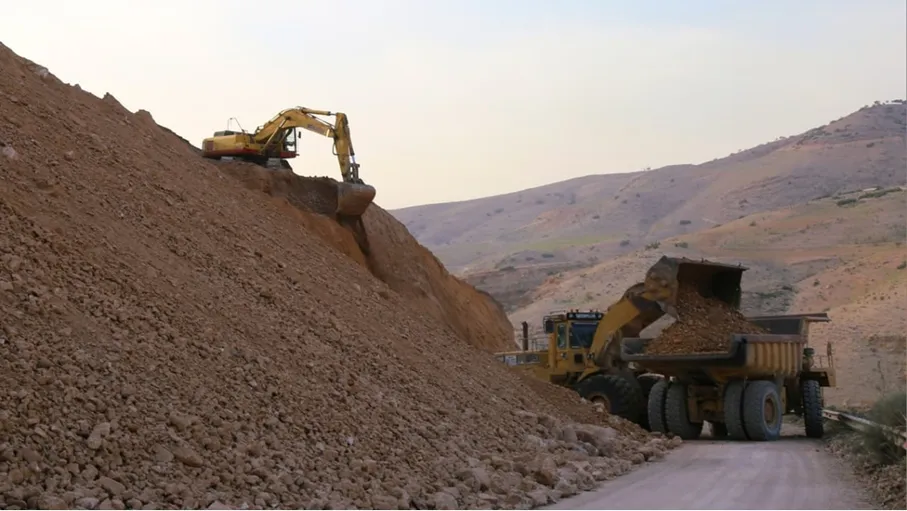 ​أشغال البلقاء تطلق حزمة عطاءات طرق بقيمة مليوني دينار