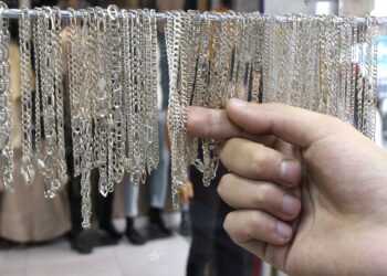 المواصفات والمقاييس : دمغ بعض أصناف الفضة يتسبب بتلفها