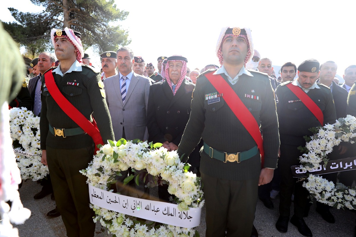 العيسوي يشارك في تشييع جثمان رئيس الوزراء الأسبق علي أبو الراغب