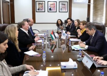 التخطيط والبنك الأوروبي لإعادة الإعمار يبحثان مشاريع المياه والطاقة والتعليم