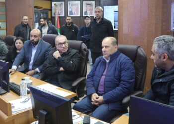 وزير الأشغال يؤكد ضرورة تعزيز التنسيق للتعامل مع الظروف الجوية